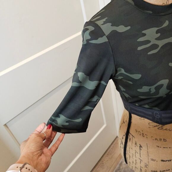 NWOT Good American Camo Crop Top Size 3 - Picture 5 of 5